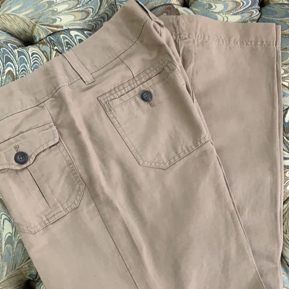 Gap NWOT Khaki Pants Size 8 - Picture 9 of 9